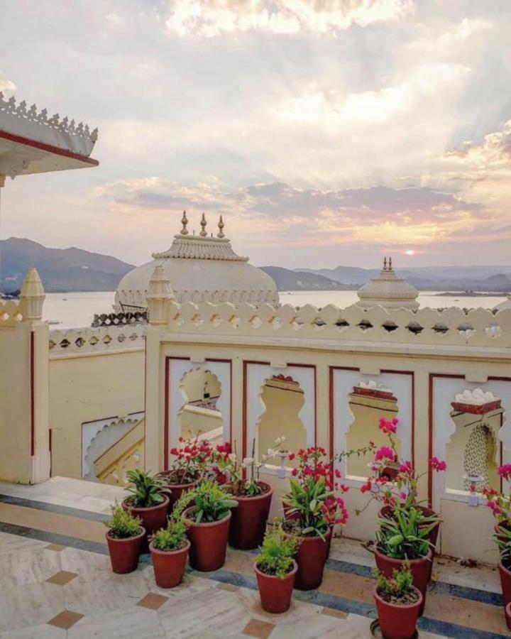 Shiv Niwas Palace By Hrh Group Of Hotels Udaipur Exterior foto
