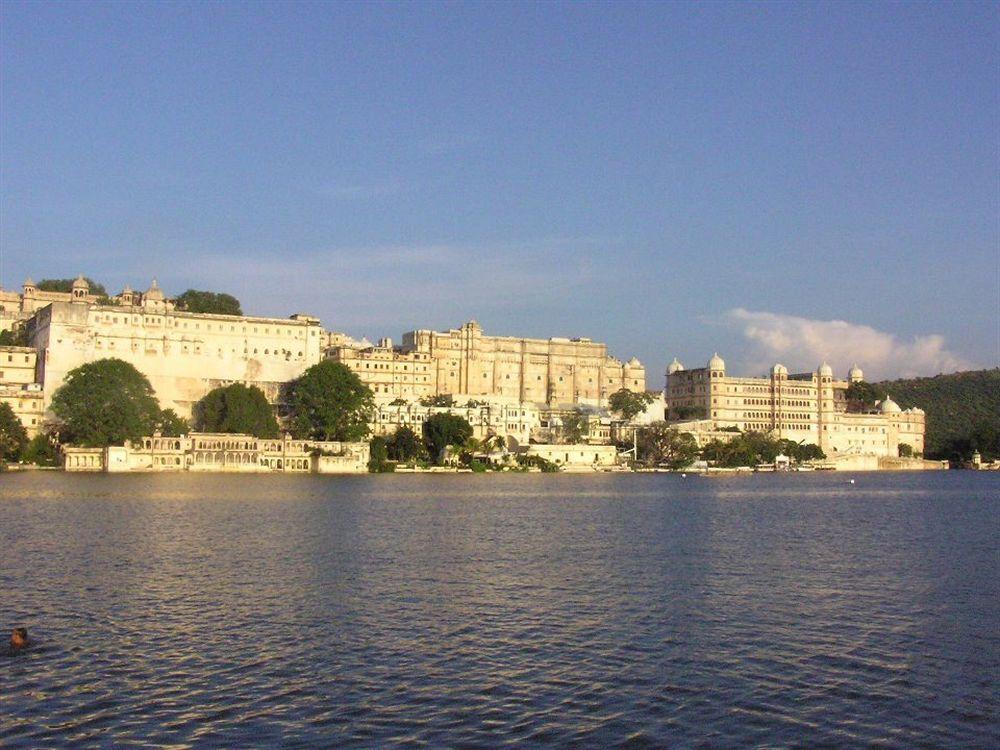 Shiv Niwas Palace By Hrh Group Of Hotels Udaipur Exterior foto