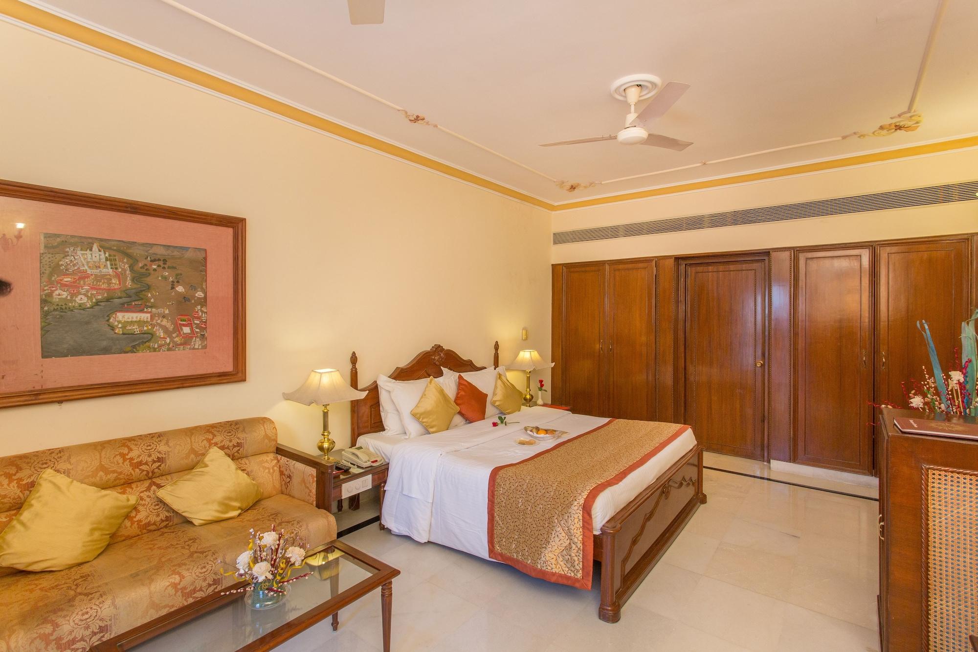 Shiv Niwas Palace By Hrh Group Of Hotels Udaipur Exterior foto