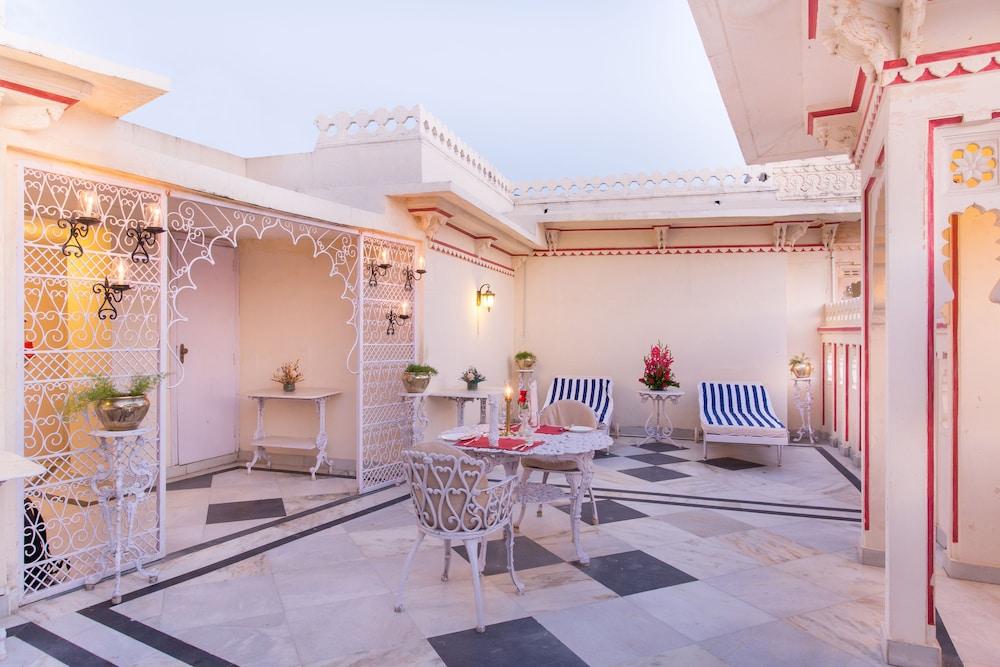 Shiv Niwas Palace By Hrh Group Of Hotels Udaipur Exterior foto