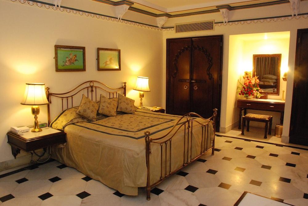 Shiv Niwas Palace By Hrh Group Of Hotels Udaipur Exterior foto
