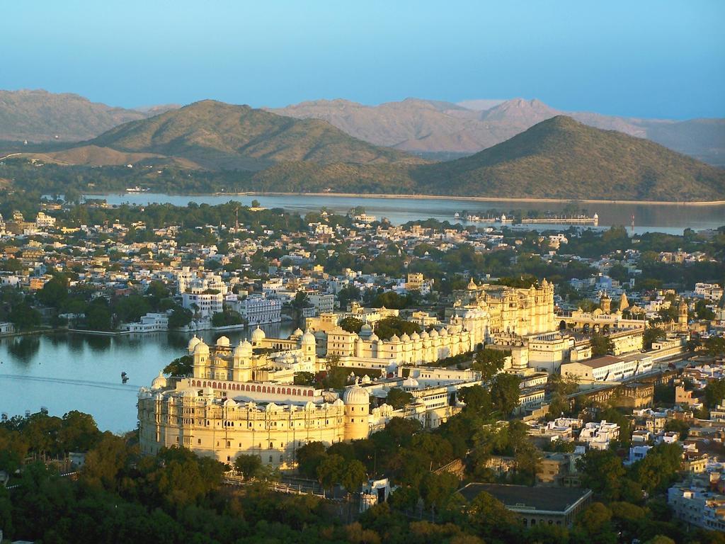 Shiv Niwas Palace By Hrh Group Of Hotels Udaipur Exterior foto