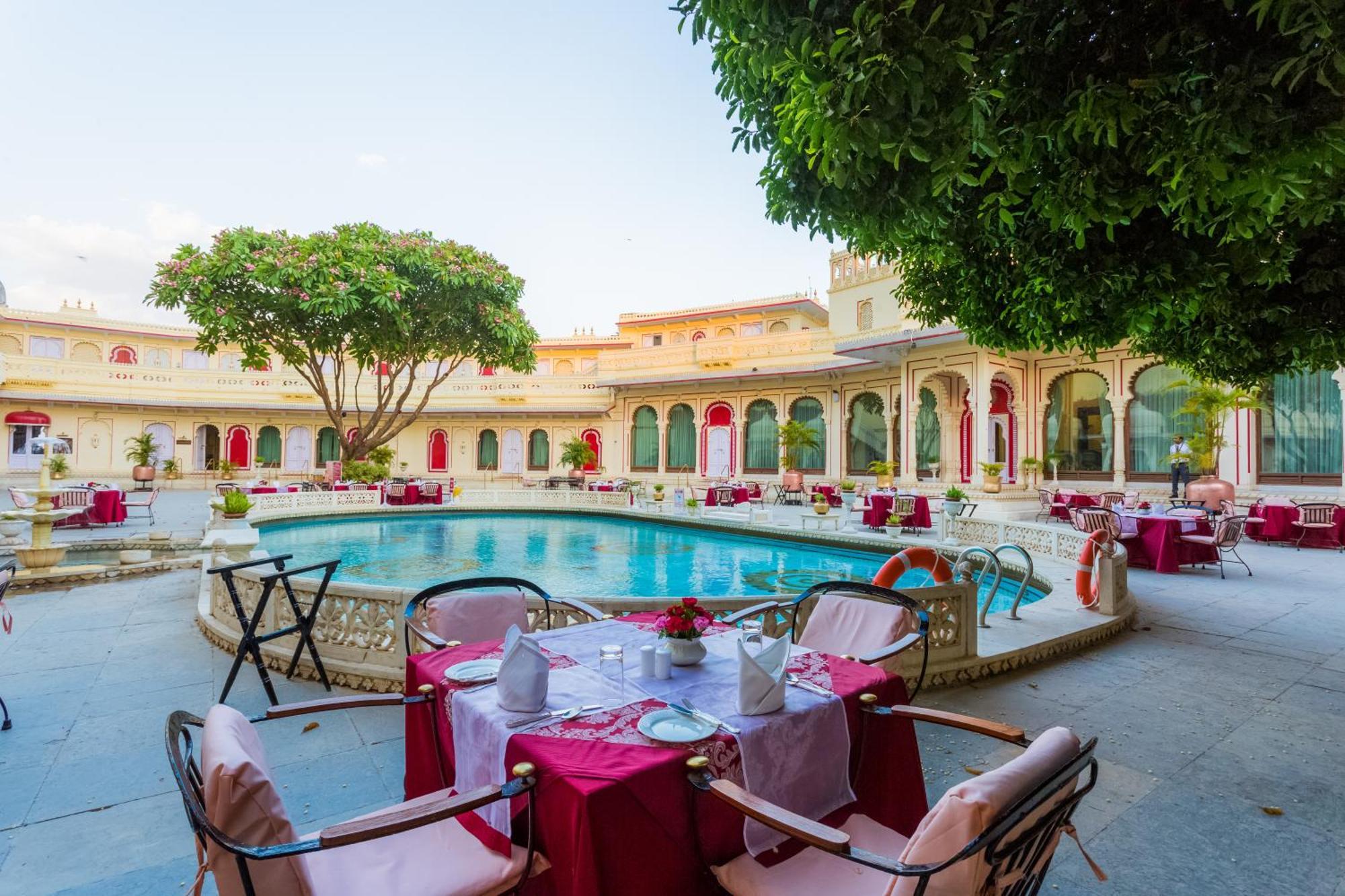 Shiv Niwas Palace By Hrh Group Of Hotels Udaipur Exterior foto