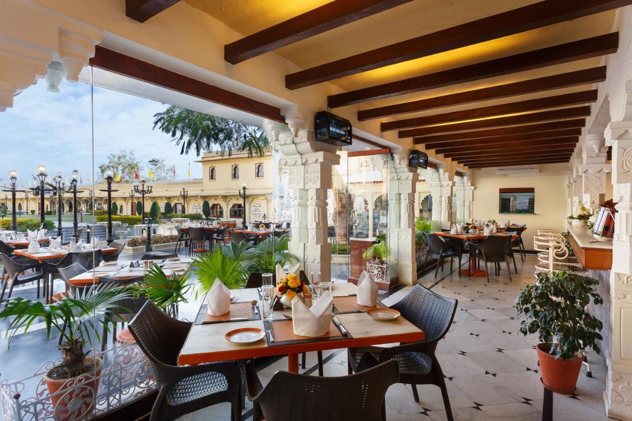 Shiv Niwas Palace By Hrh Group Of Hotels Udaipur Exterior foto